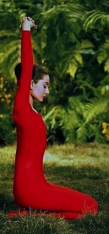 audrey-hepburn-yoga
