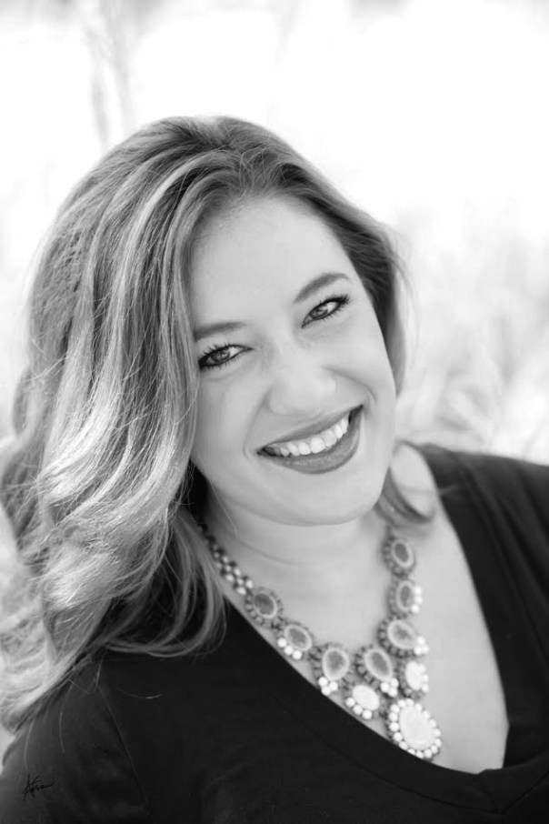 dhyh-kelsey-black-and-white